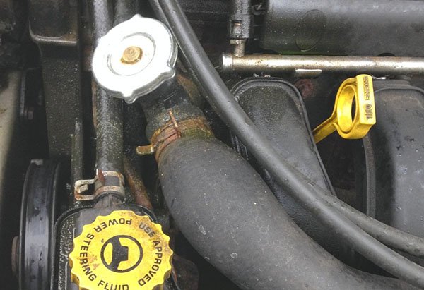 No Pressure In Radiator Hose: 5 Causes and Solutions What Causes No Pressure in Radiator Hose Fault
